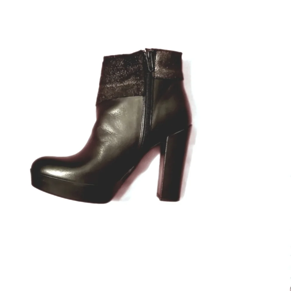 Black Smooth Leather Boots Platform Chunky Heel Zip-Up Side Embellished Size 39 - Picture 3 of 4